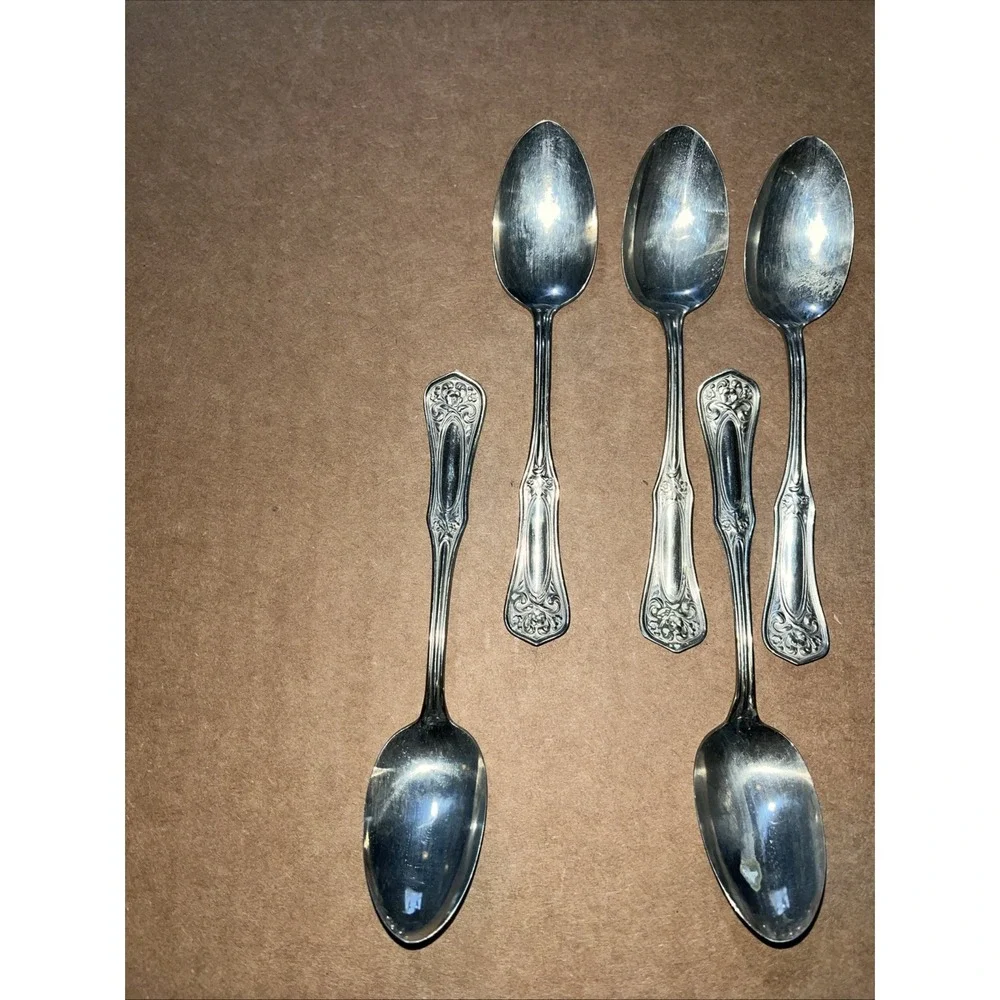 16 WM A Rogers Oneida Silver Nickel Ornate Spoons Ring Making Crafting 5-7/8